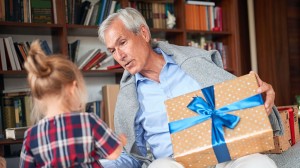 Dzień Babci i Dzień Dziadka - co podarować im na prezent?